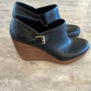 Dr Scholl’s black wedge bootie